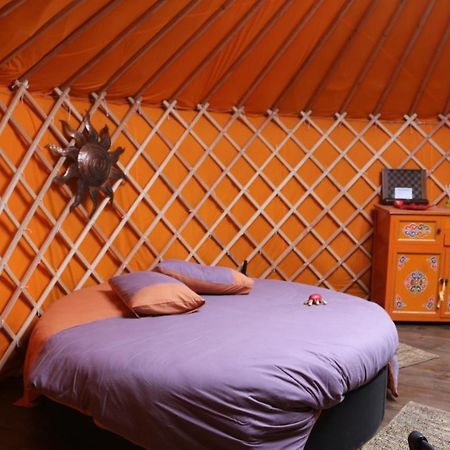 yourtes coccinelles Conchez-de-Bearn Esterno foto
